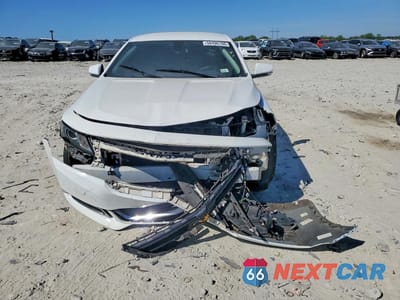 Piąte zdjęcie samochodu w środku: 2018 CHEVROLET IMPALA LT VIN:2G1105S31J9147744 - miniatura