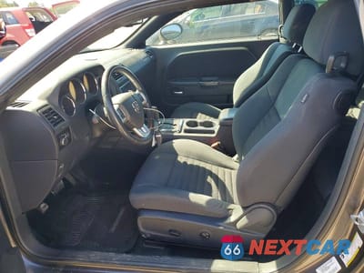 Zdjęcie 7 z 13 samochodu: 2013 DODGE CHALLENGER SXT VIN:2C3CDYAG9DH691966 - miniatura