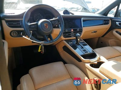 Zdjęcie 8 z 13 samochodu: 2025 PORSCHE MACAN BASE VIN:WP1AA2A54SLB05258 - miniatura