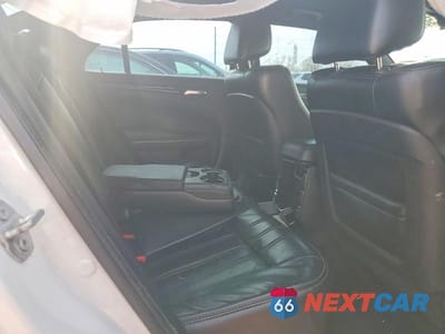 Zdjęcie 10 z 12 samochodu: 2016 CHRYSLER 300 S VIN:2C3CCABG0GH269906 - miniatura