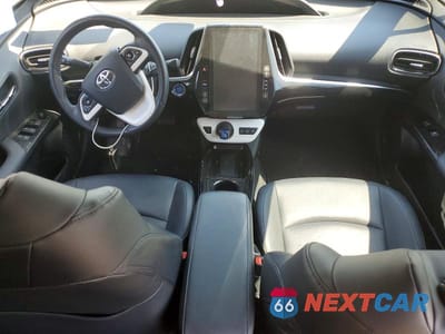 Zdjęcie 8 z 12 samochodu: 2018 TOYOTA PRIUS PRIME PLUS VIN:JTDKARFP8J3101124 - miniatura