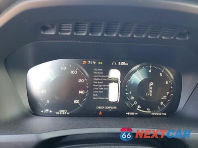 Zdjęcie 9 z 12 samochodu: 2017 VOLVO XC90 T6 VIN:YV4A22PK2H1181476 - miniatura