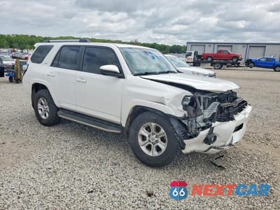 Czwarte zdjęcie samochodu z boku: 2021 TOYOTA 4RUNNER SR5 VIN:JTEMU5JR1M5928517 - miniatura