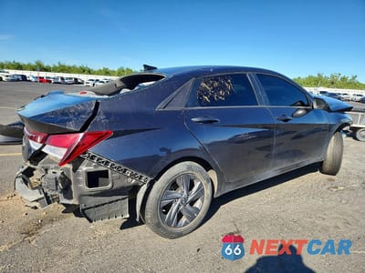 Trzecie zdjęcie samochodu z tyłu: 2023 HYUNDAI ELANTRA SEL VIN:5NPLM4AGXPH104111 - miniatura