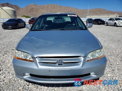 Piąte zdjęcie samochodu w środku: 2000 HONDA ACCORD LX VIN:JHMCG5641YC034067 - miniatura