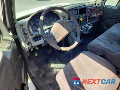 Zdjęcie 8 z 12 samochodu: 2018 INTERNATIONAL 4300 BOX TRUCK VIN:1HTMMMML9JH348760 - miniatura