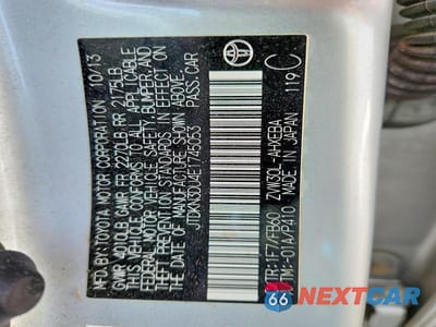 Zdjęcie 12 z 12 samochodu: 2014 TOYOTA PRIUS THREE VIN:JTDKN3DU4E1745053 - miniatura