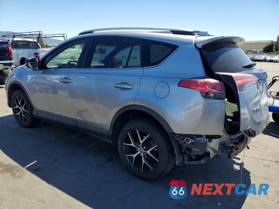 Drugie zdjęcie samochodu z przodu: 2018 TOYOTA RAV4 SE VIN:JTMNFREVXJD111016 - miniatura