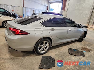 Trzecie zdjęcie samochodu z tyłu: 2018 BUICK REGAL PREFERRED VIN:W04GL6SX6J1106834 - miniatura