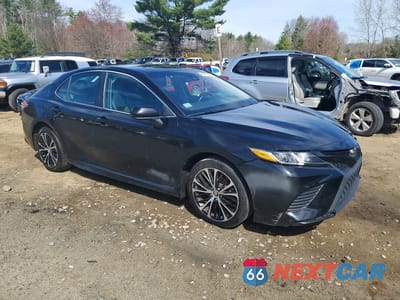 Czwarte zdjęcie samochodu z boku: 2020 TOYOTA CAMRY SE VIN:4T1G11AK4LU926900 - miniatura