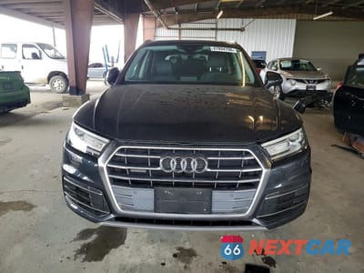 Piąte zdjęcie samochodu w środku: 2020 AUDI Q5 PREMIUM VIN:WA1ANAFY8L2036773 - miniatura