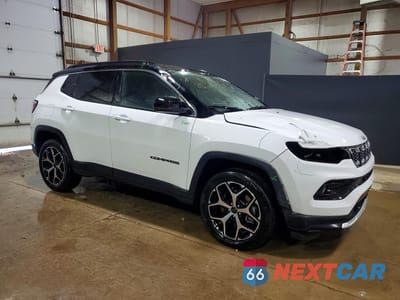 Czwarte zdjęcie samochodu z boku: 2025 JEEP COMPASS LIMITED VIN:3C4NJDCN3ST594705 - miniatura