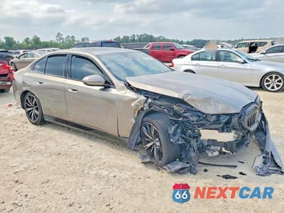 Czwarte zdjęcie samochodu z boku: 2026 BMW 530 I VIN:WBA43FJ06TCV41290 - miniatura