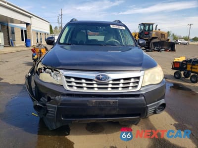 Piąte zdjęcie samochodu w środku: 2011 SUBARU FORESTER 2.5X PREMIUM VIN:JF2SHADCXBH727485 - miniatura