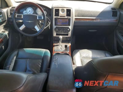 Zdjęcie 8 z 13 samochodu: 2009 CHRYSLER 300 LIMITED VIN:2C3KA33V79H601739 - miniatura