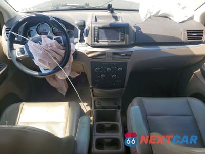 Zdjęcie 8 z 14 samochodu: 2012 VOLKSWAGEN ROUTAN SE VIN:2C4RVABGXCR392441 - miniatura