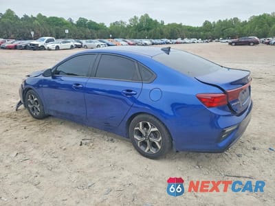 Drugie zdjęcie samochodu z przodu: 2021 KIA FORTE LXS VIN:3KPF24AD5ME284350 - miniatura