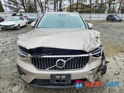 Piąte zdjęcie samochodu w środku: 2024 VOLVO XC40 ULTIMATE VIN:YV4L12UF7R2375323 - miniatura
