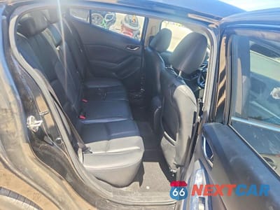 Zdjęcie 10 z 12 samochodu: 2018 MAZDA 3 TOURING VIN:3MZBN1V34JM211121 - miniatura
