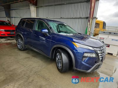 Czwarte zdjęcie samochodu z boku: 2025 NISSAN ROGUE SV VIN:5N1BT3BA3SC802840 - miniatura
