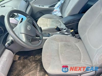 Zdjęcie 13 z 14 samochodu: 2013 HYUNDAI ACCENT GLS VIN:KMHCT4AEXDU566635 - miniatura