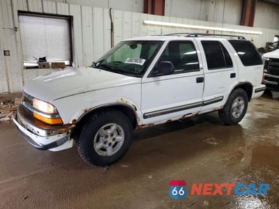 1998 CHEV BLAZER 1GNDT13W9W2248136 - główne zdjęcie licytacji z USA - miniatura