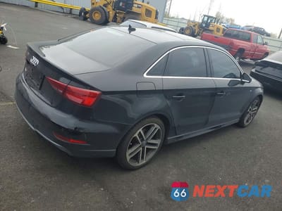 Trzecie zdjęcie samochodu z tyłu: 2017 AUDI A3 PRESTIGE VIN:WAUHUHFF4H1056589 - miniatura