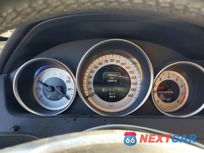 Zdjęcie 9 z 12 samochodu: 2014 MERCEDES-BENZ C 250 VIN:WDDGJ4HB4EG188650 - miniatura