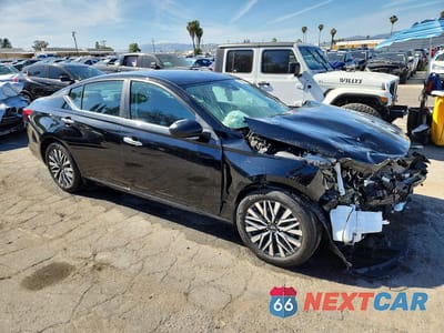Czwarte zdjęcie samochodu z boku: 2025 NISSAN ALTIMA SV VIN:1N4BL4DV7SN397554 - miniatura