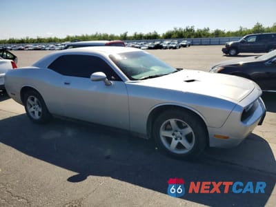 Czwarte zdjęcie samochodu z boku: 2010 DODGE CHALLENGER SE VIN:2B3CJ4DV0AH179341 - miniatura