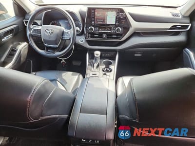 Zdjęcie 8 z 13 samochodu: 2021 TOYOTA HIGHLANDER XLE VIN:5TDHZRBH3MS160666 - miniatura
