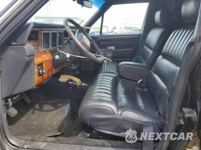 Zdjęcie 7 z 12 samochodu: 1989 LINCOLN TOWN CAR VIN:1LNBM81F7KY658963 - miniatura