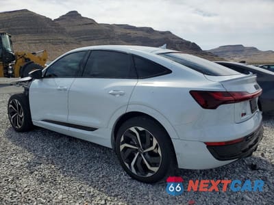 Drugie zdjęcie samochodu z przodu: 2024 AUDI Q8 E-TRON SPORTBACK PREMIUM PLUS VIN:WA1CABGEXRB043506 - miniatura