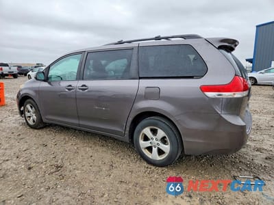 Drugie zdjęcie samochodu z przodu: 2012 TOYOTA SIENNA LE VIN:5TDKK3DC8CS262469 - miniatura