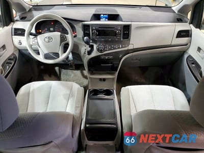 Zdjęcie 8 z 13 samochodu: 2014 TOYOTA SIENNA LE VIN:5TDJK3DC0ES090467 - miniatura