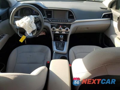 Zdjęcie 8 z 12 samochodu: 2019 HYUNDAI ELANTRA SEL VIN:5NPD84LF4KH415491 - miniatura