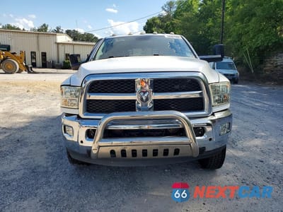 Piąte zdjęcie samochodu w środku: 2018 RAM 3500 ST VIN:3C63RRGL3JG132326 - miniatura