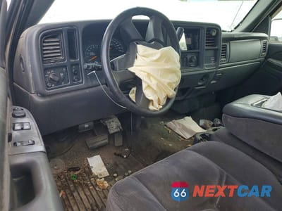 Zdjęcie 8 z 12 samochodu: 2003 GMC NEW SIERRA C1500 VIN:1GTEC19T13E332889 - miniatura
