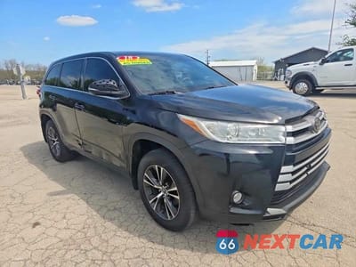 Drugie zdjęcie samochodu z przodu: 2018 TOYOTA HIGHLANDER LE PLUS VIN:5TDBZRFH1JS816049 - miniatura