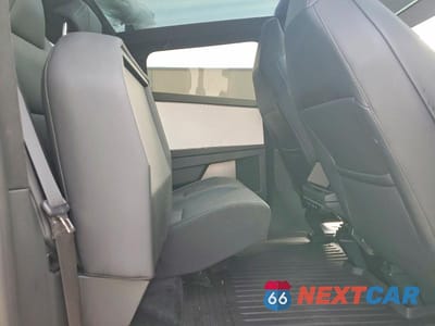 Zdjęcie 11 z 13 samochodu: 2024 TESLA CYBERTRUCK VIN:7G2CEHEDXRA020211 - miniatura