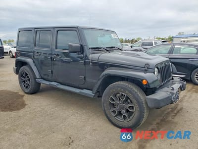 Czwarte zdjęcie samochodu z boku: 2018 JEEP WRANGLER UNLIMITED SAHARA VIN:1C4BJWEG9JL868416 - miniatura
