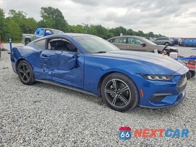 Czwarte zdjęcie samochodu z boku: 2024 FORD MUSTANG VIN:1FA6P8TH3R5104154 - miniatura