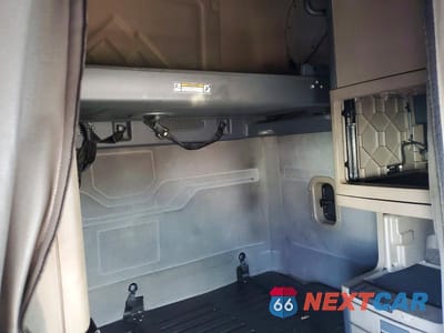 Zdjęcie 6 z 10 samochodu: 2017 FREIGHTLINER CASCADIA 125 SEMI TRUCK VIN:1FUJGLDR3HLHX2511 - miniatura