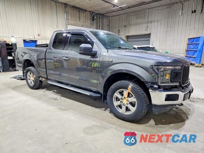 Czwarte zdjęcie samochodu z boku: 2018 FORD F150 SUPER CAB VIN:1FTFX1E52JKF96976 - miniatura