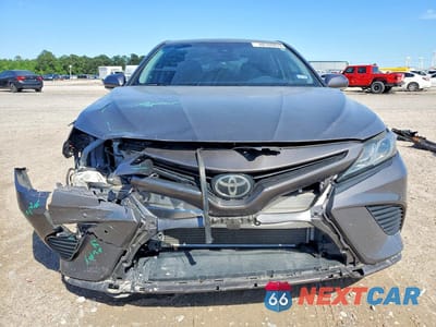 Piąte zdjęcie samochodu w środku: 2018 TOYOTA CAMRY SE VIN:4T1B11HK3JU038832 - miniatura