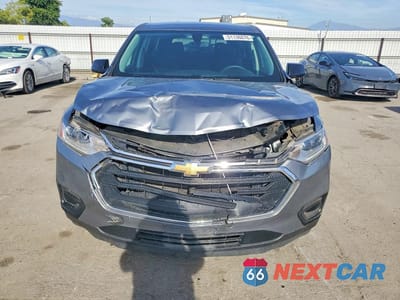 Piąte zdjęcie samochodu w środku: 2020 CHEVROLET TRAVERSE LS VIN:1GNERFKW9LJ109207 - miniatura