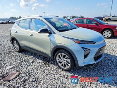 Czwarte zdjęcie samochodu z boku: 2023 CHEVROLET BOLT EUV LT VIN:1G1FY6S07P4149911 - miniatura