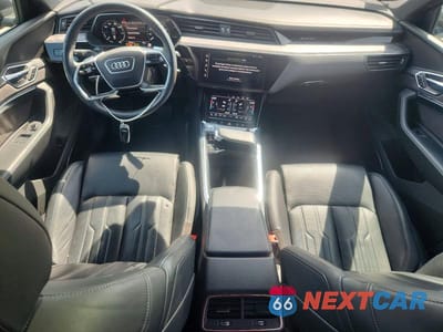 Zdjęcie 8 z 12 samochodu: 2019 AUDI E-TRON PRESTIGE VIN:WA1VAAGE3KB006838 - miniatura