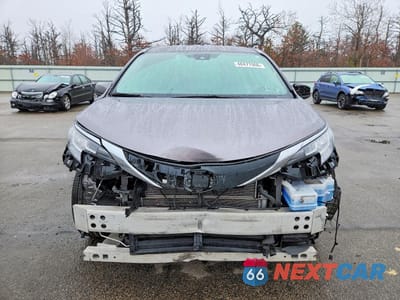 Piąte zdjęcie samochodu w środku: 2024 TOYOTA SIENNA LE 8-PASSENGER VIN:5TDKSKFC7RS142615 - miniatura