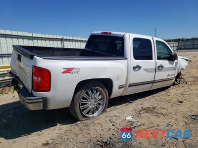 Trzecie zdjęcie samochodu z tyłu: 2013 CHEVROLET SILVERADO K1500 VIN:3GCPKPEA8DG329467 - miniatura